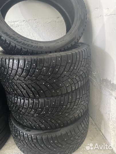 Pirelli Scorpion Ice Zero 2 285/40 R22 110H