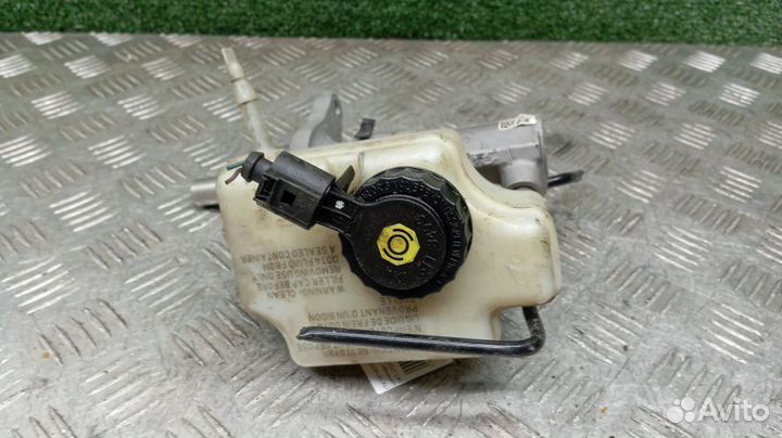 Главный тормозной цилиндр Volkswagen Golf 6