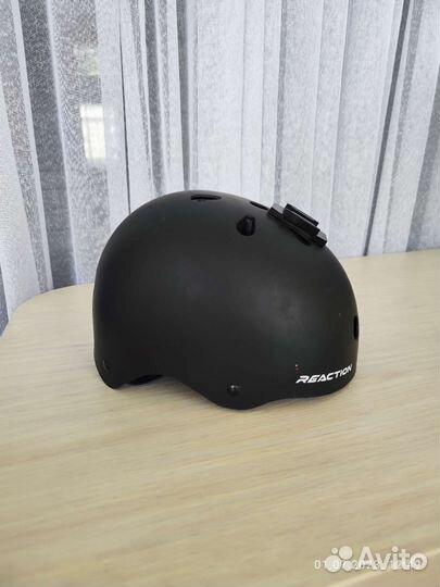 Шлем для трюкового самоката (reaction)