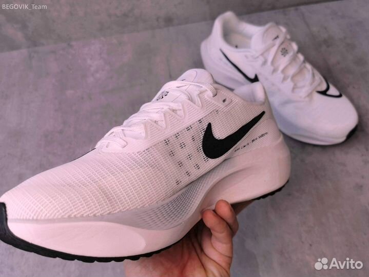 Беговые кроссовки найк fly 5