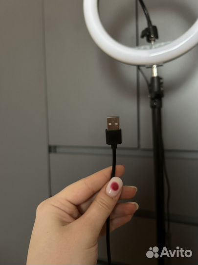 Кольцевая лампа со штативом