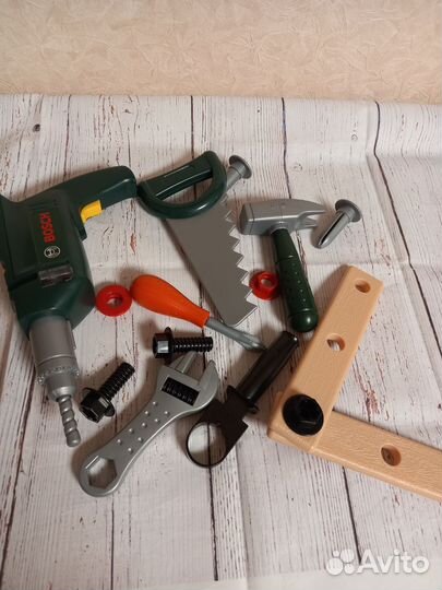 Игрушка-набор с инструментами в чемодане