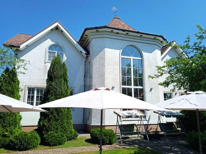 Коттедж 300 м² на участке 20 сот.