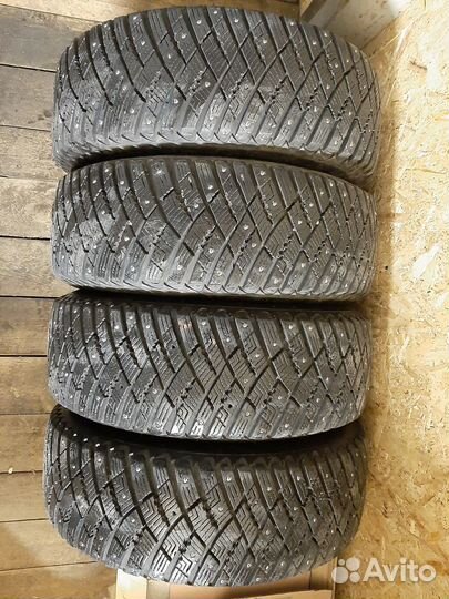 Goodyear Ultragrip Ice Arctic 215/60 R16 99T