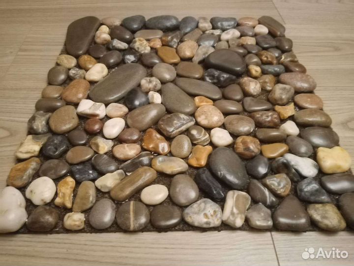 Массажный коврик из гальки