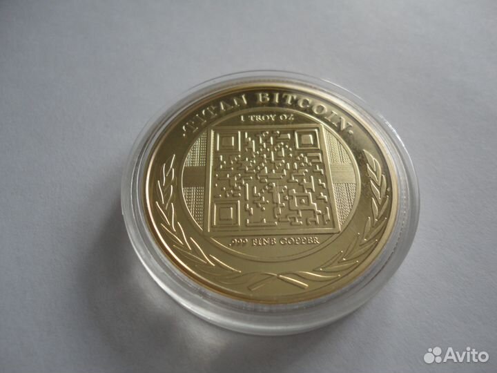 Титан Bitcoin монета