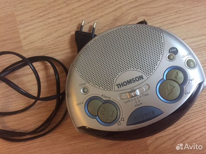 Радио Часы будильник Thomson
