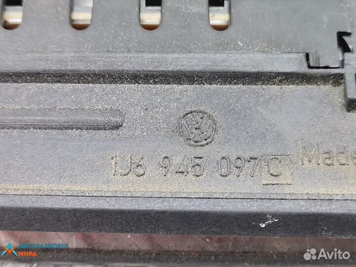 Стоп-сигнал Volkswagen Sharan рест. 2003