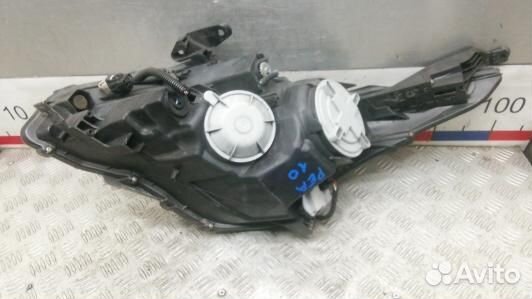 Фара правая toyota avensis T27 (PEA10MU01)
