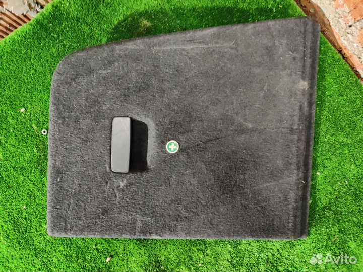 Обшивка багажника левая Volkswagen Touareg 7L