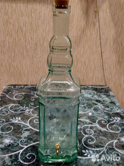 Графин стекло винтажный резной с краником