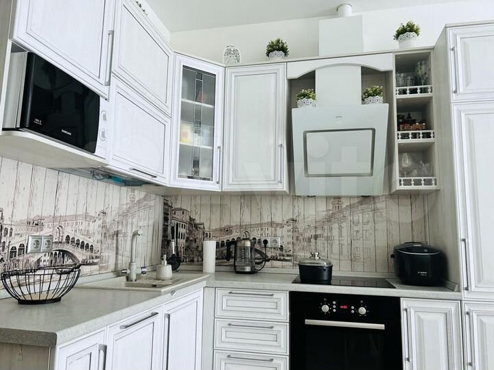 2-к. квартира, 66 м², 1/4 эт.