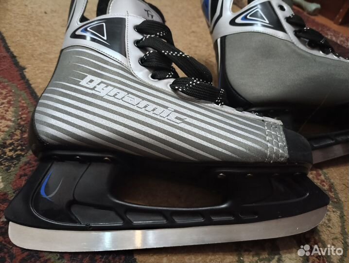 Коньки хоккейные