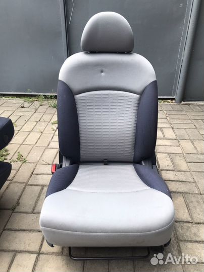 Комплект сидений Mitsubishi Colt