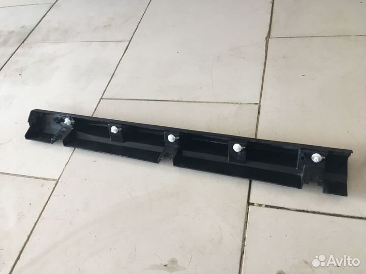 Накладка порога правого Ford Transit 7 2022 год