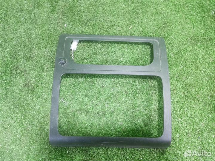 Рамка магнитолы volkswagen Caddy 3 2013