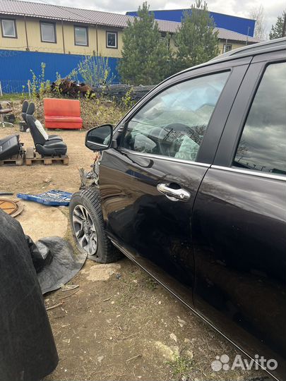 Передняя левая дверь Toyota Hilux 8 Fortuner 2