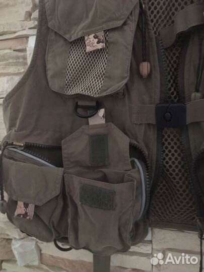 Жилет для рыбалки и охоты