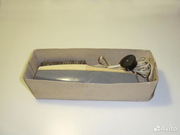 Пылесос - электрощетка 