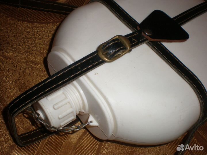 Фляга туристическая на ремне времен СССР