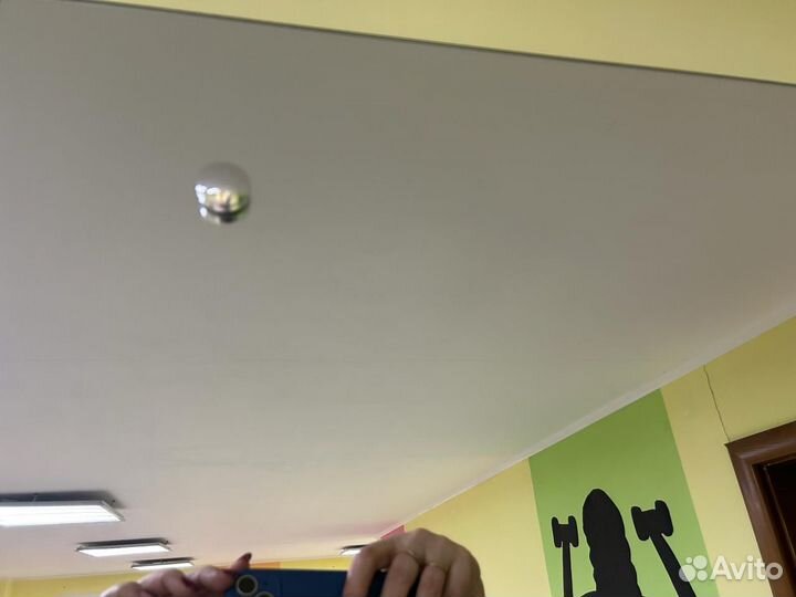 Зеркало настенное бу с креплениями