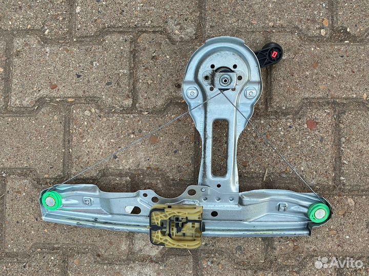Стеклоподъемник механич задний правый Ford Focus 3