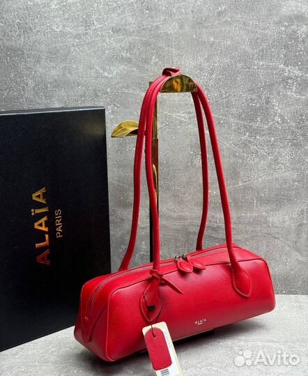 Сумка Alaia Le Teckel кожа красная