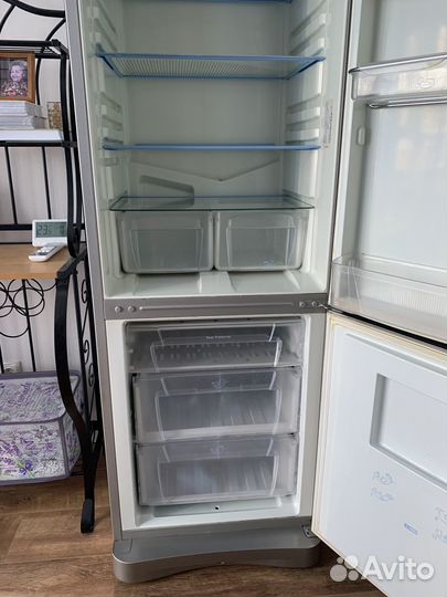 Холодильник indesit