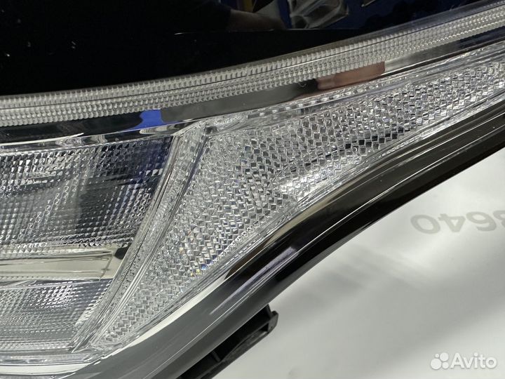 Фары на Range Rover sport LR054711 LR054703