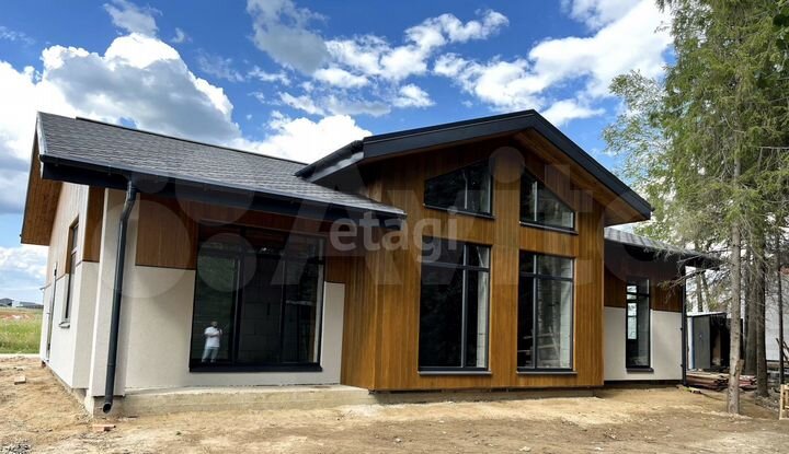 Коттедж 150 м² на участке 7 сот.