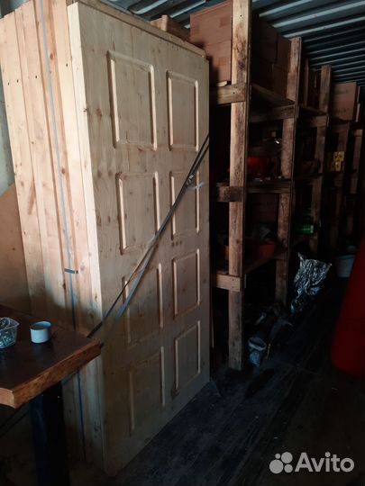 Дверь из массива