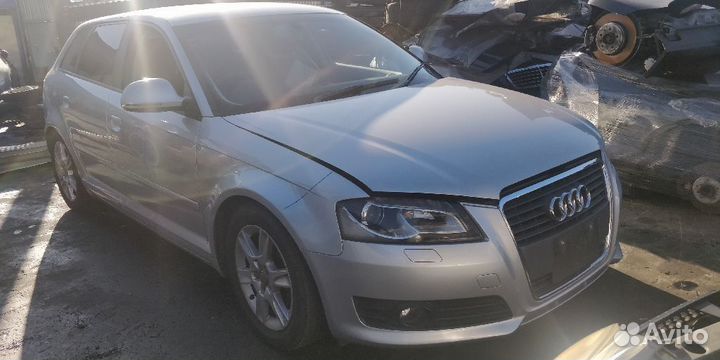 Обшивка багажника 8P4863471A на Audi A3 8P