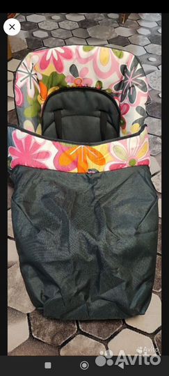 Прогулочная коляска с надувными колесами