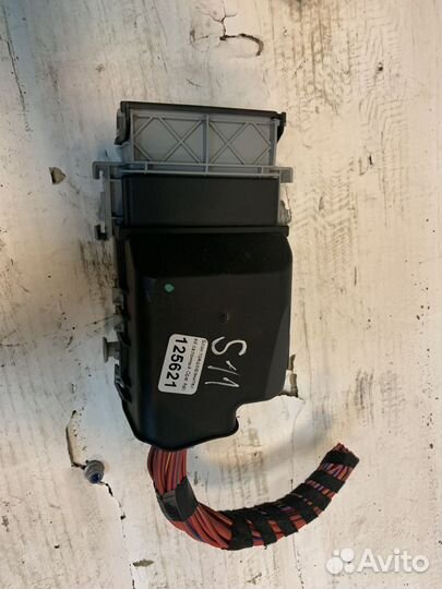 Блок предохранителей салонный Opel Astra J