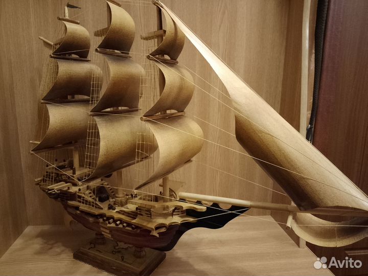 Трёхмачтовый парусник. Ручная работа. Дерево