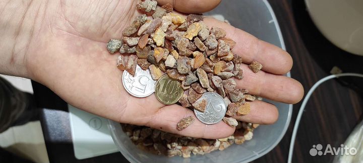 Янтарь мелочь, балтийский янтарь, минерал