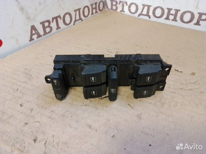 Блок управления стеклоподъемниками передний левый