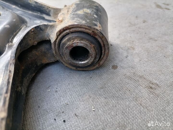 Рычаг передний левый Nissan Almera N15 1995-2000