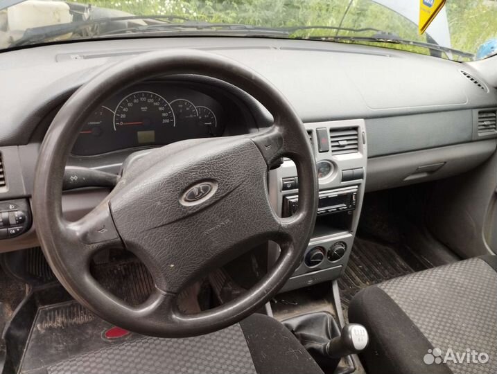 LADA Priora 1.6 МТ, 2011, битый, 250 000 км
