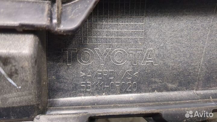 Решетка радиатора Toyota Corolla Verso, 2004