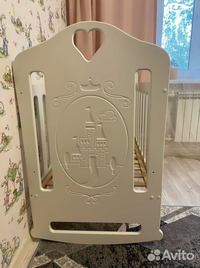 Детская кроватка с принцессой