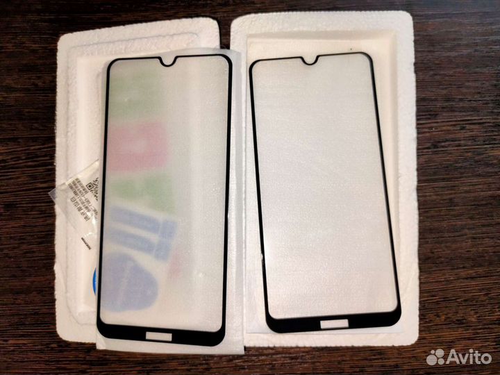Защитные стекла смартфона Huawei Y7