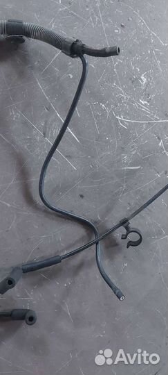 Трубка вакуумная на Volkswagen Phaeton