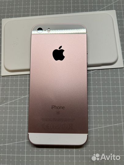 iPhone SE, 128 ГБ