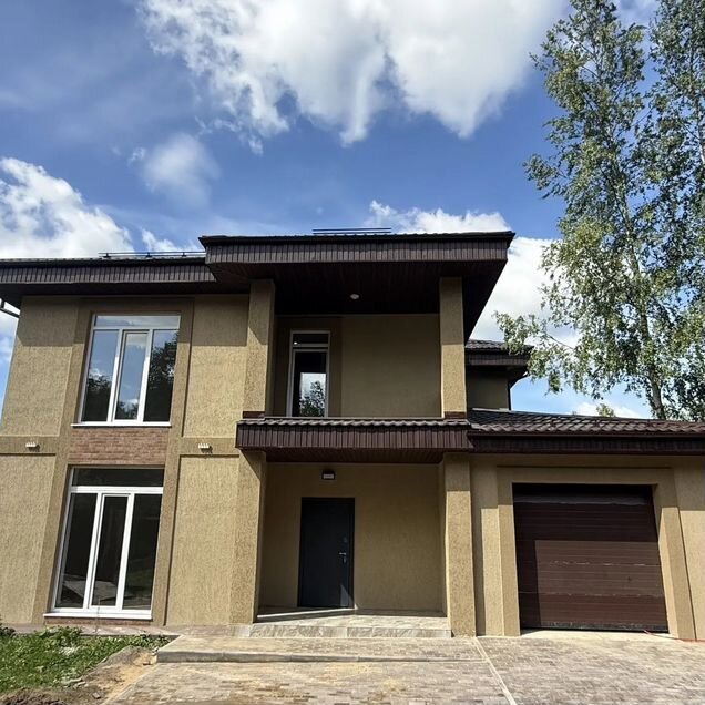 Дом 210 м² на участке 6 сот.