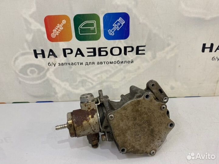 Вакуумный насос Audi Q3 8UB cczc 2012