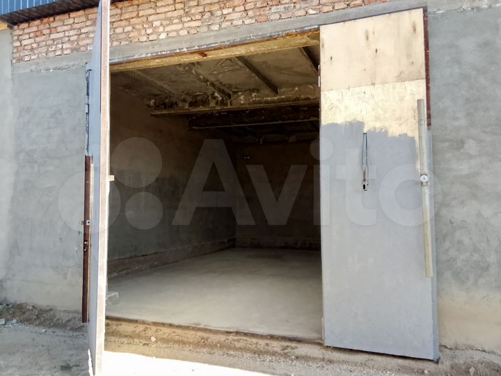 Гараж, > 30 м²