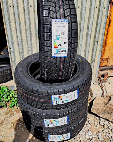 Triangle TR777 215/60 R17 96H