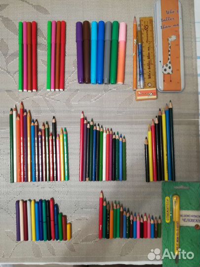 Карандаши, ручки, резинки, линейки и др