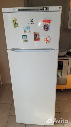 Холодильник indesit